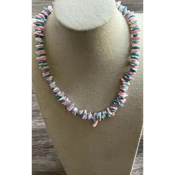 Vintage Puka Shell Chipped Necklace White Pink Light Blue Beach Summer - Picture 2 of 12